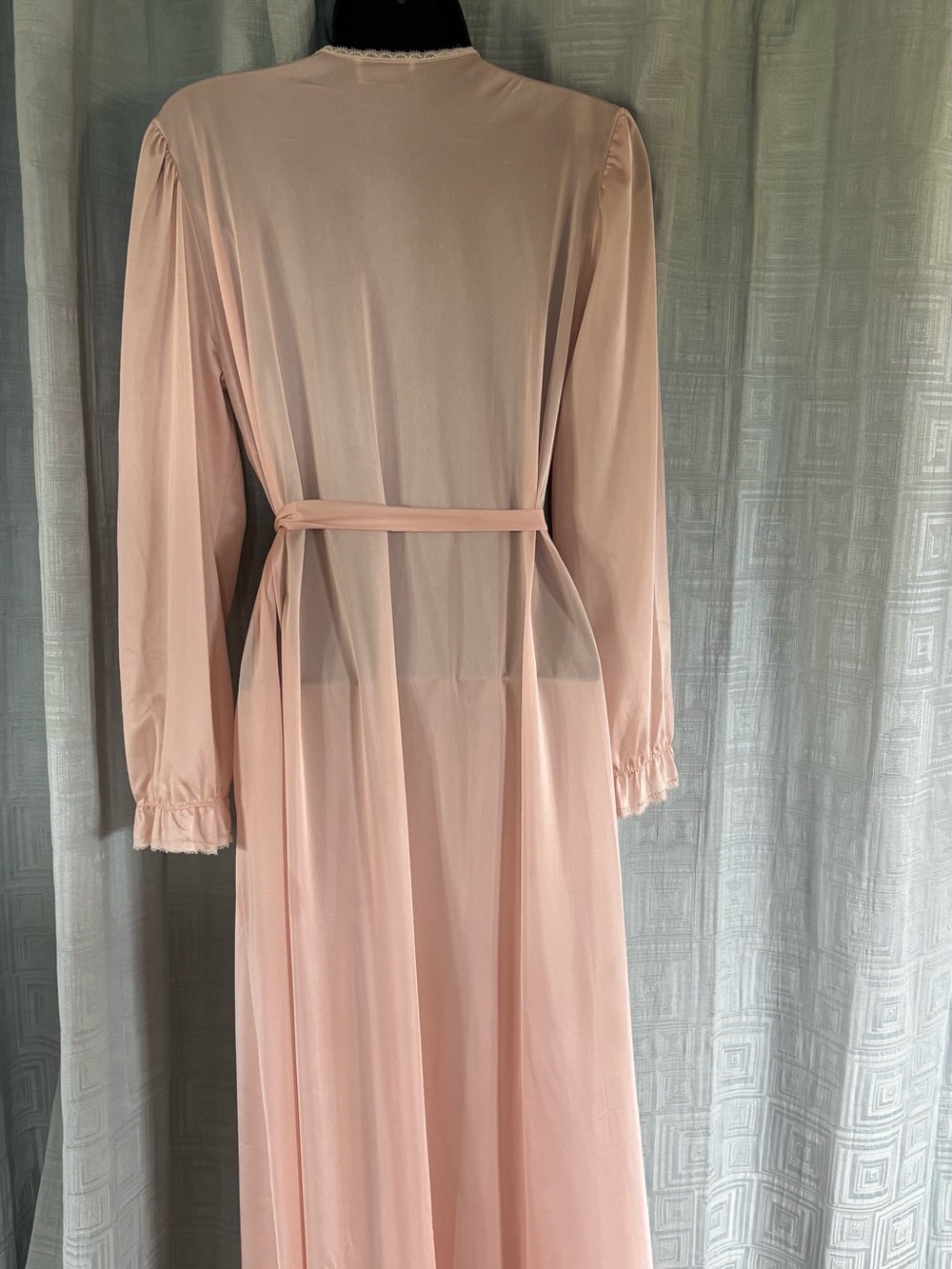 Vintage blush pink nylon robe with lace details Sz XS / S - Picture 8 of 11